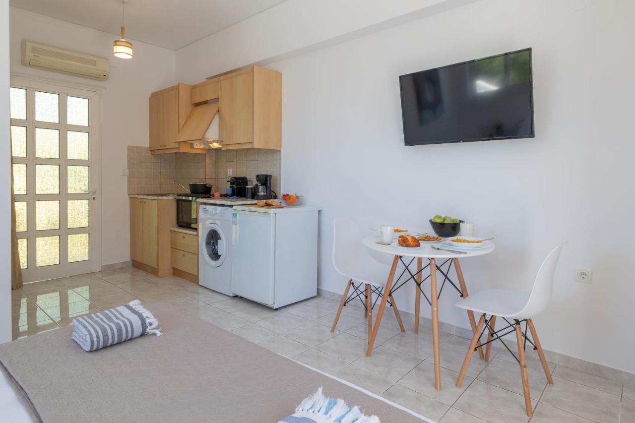 White House Studios & Apartments Argostoli  Exterior foto